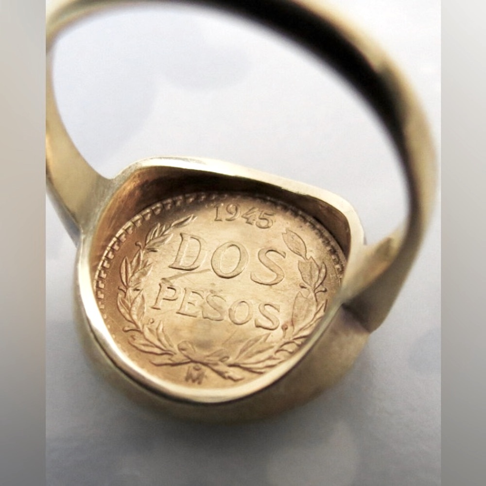AMAZING VINTAGE ESTATE AUTHENTIC 22K DOS PESOS COIN RING IN 14K BEZEL- SIZE 4.5